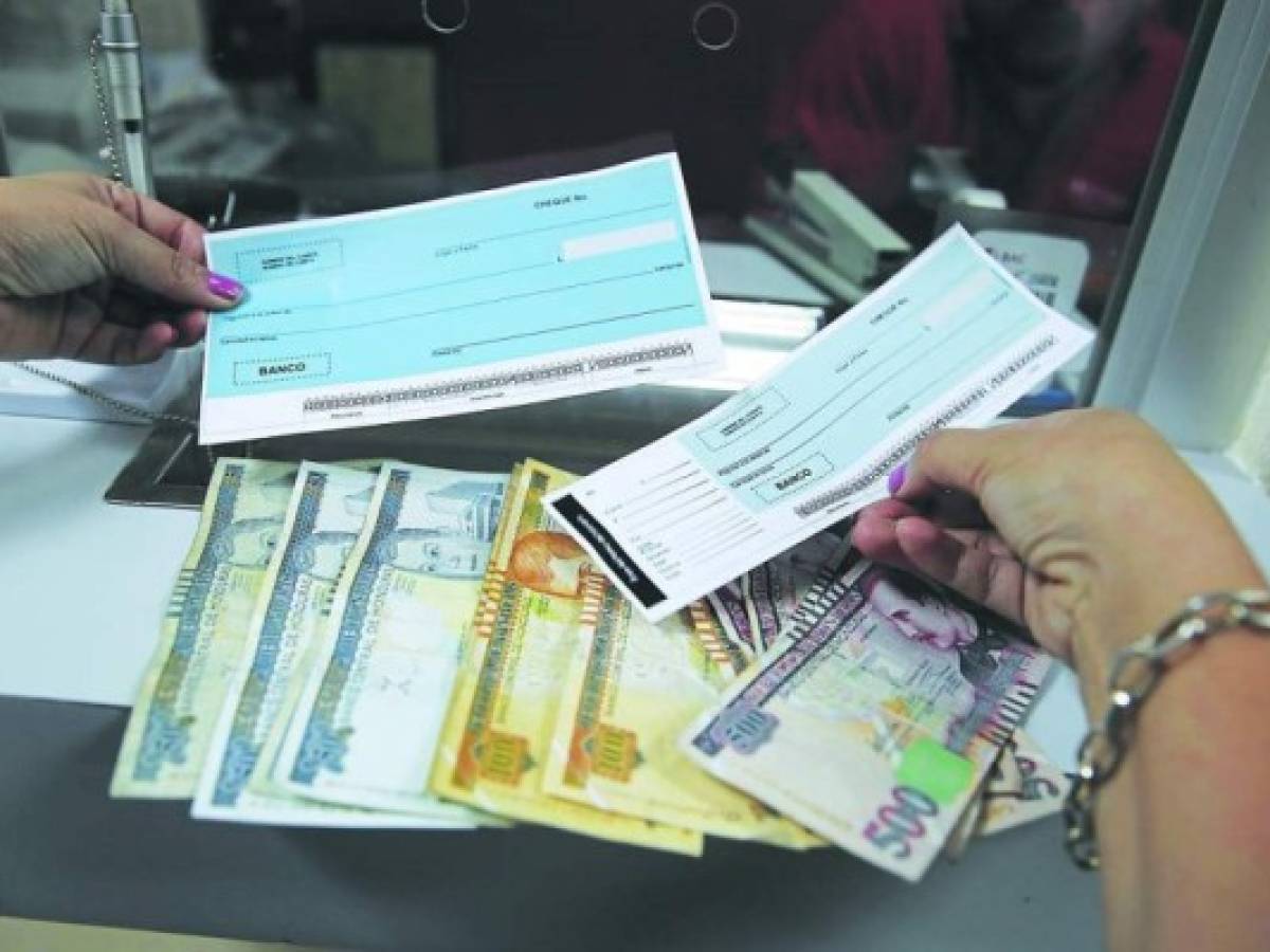 Transacciones electrónicas desplazan a cheques en Honduras