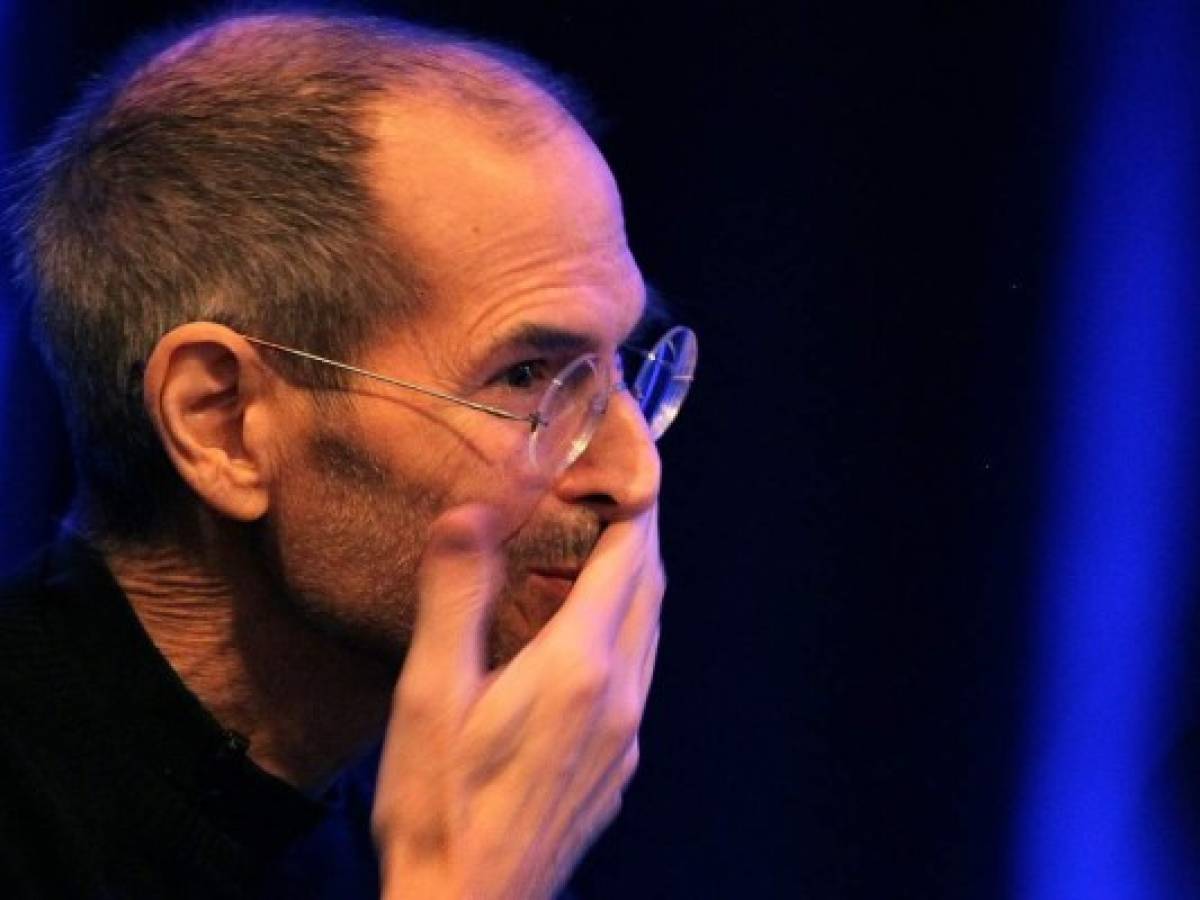 El día que Steve Jobs hizo una broma a Starbucks para promocionar el iPhone