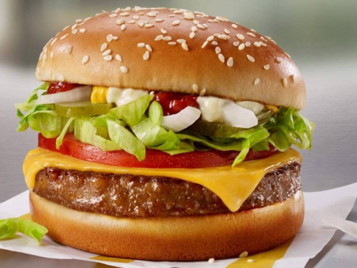 McDonald's ensaya apuesta por hamburguesas veganas de Beyond Meat
