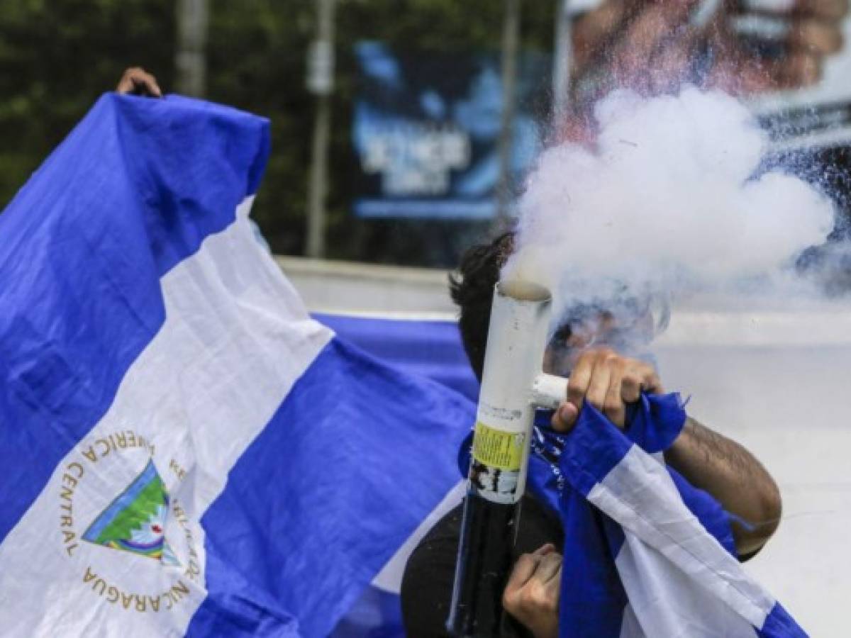 Nicaragua: Policía reprime violentamente a opositores