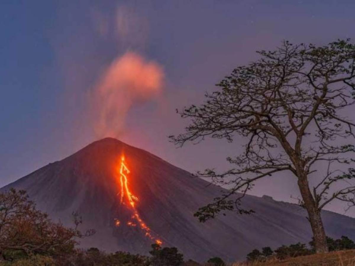 Guatemala en alerta por incremento de actividad eruptiva de volcán Pacaya