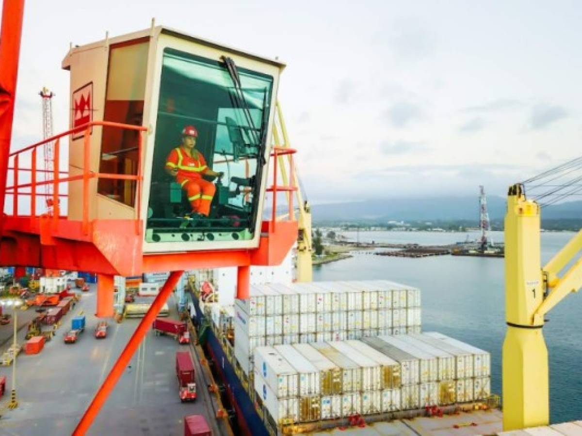 Puerto Cortés ya mueve 6.000 contenedores de carga de El Salvador