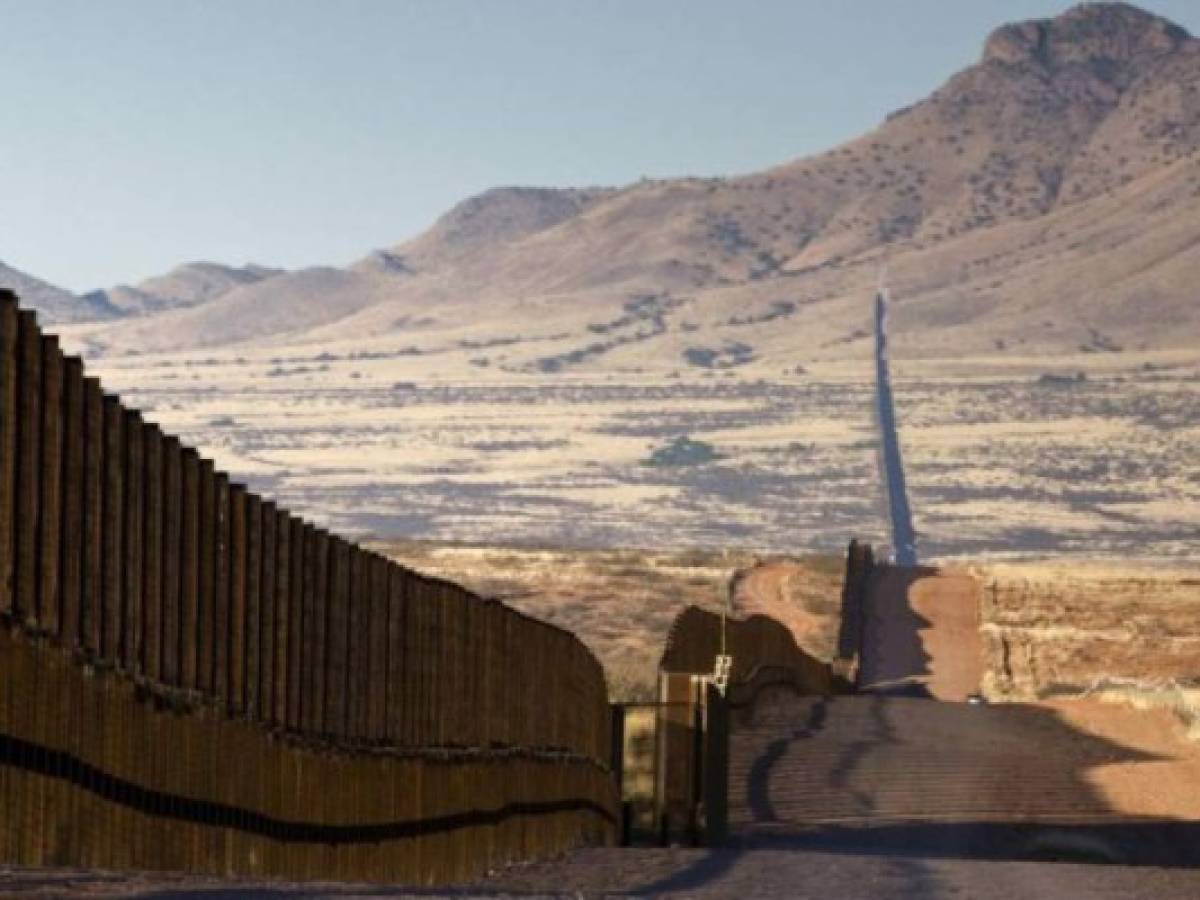 Trump quiere financiar muro en frontera con México, cueste lo que cueste
