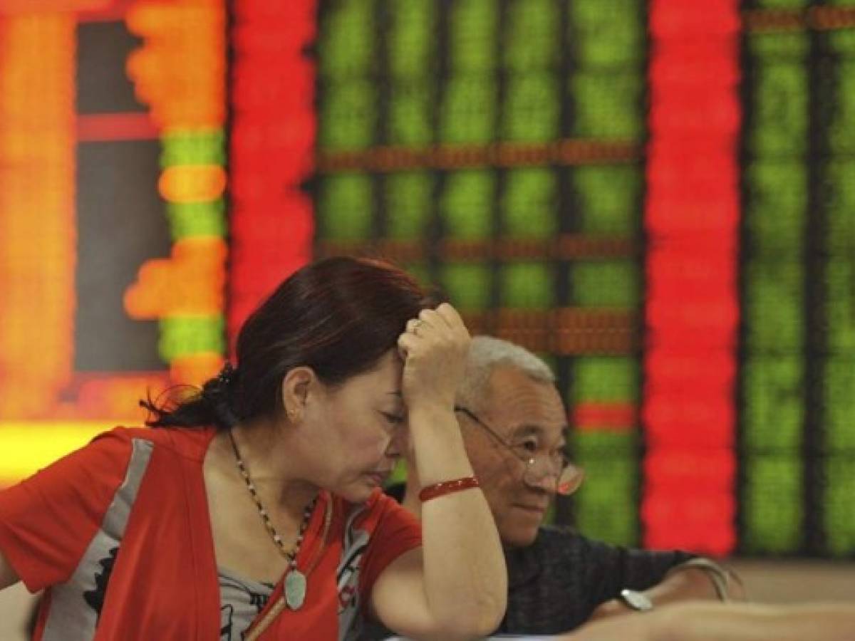 Incapacidad de China para frenar el colapso bursátil agrava temores