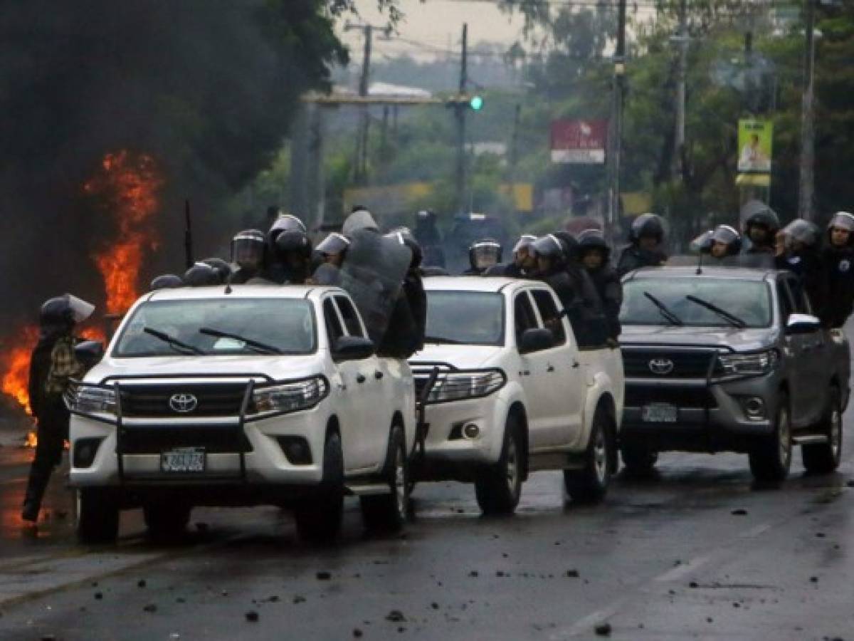 Ciudades de Nicaragua siguen bajo asedio de fuerzas de Ortega