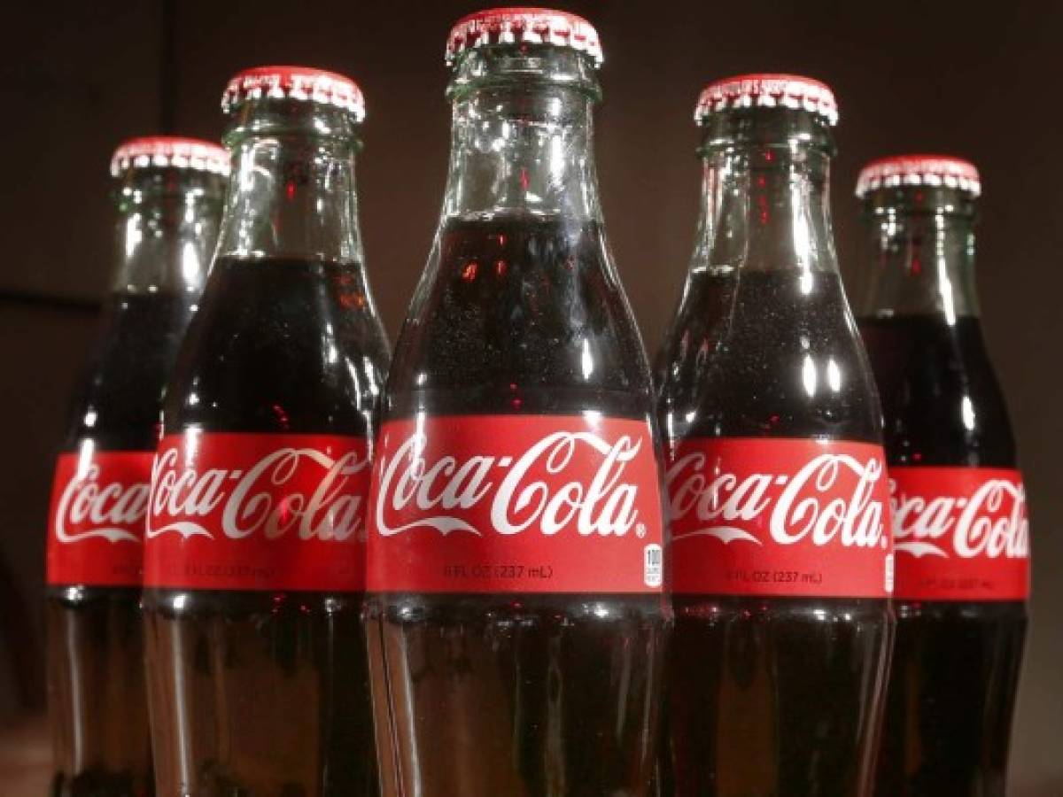 Los ingresos de Coca-Cola superan las previsiones por la reapertura de cines y restaurantes