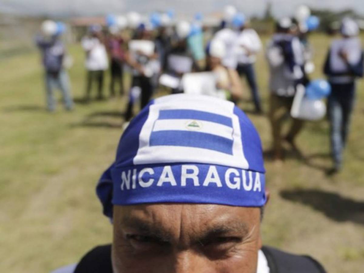 Nicaragüenses en Costa Rica protestan contra Ortega en frontera