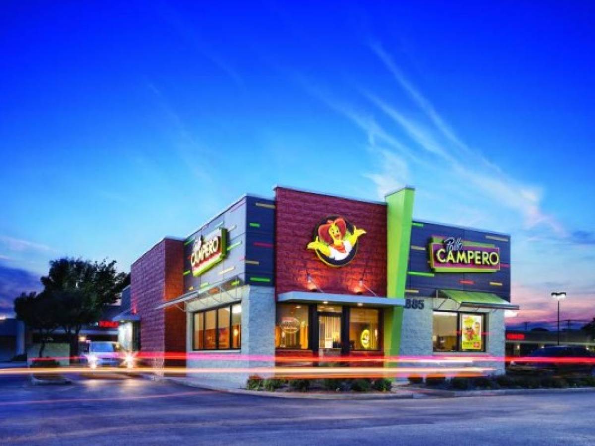 La pandemia impactó seriamente a Campero, sin embargo, por toda la transformación que hizo CMI Alimentos para acercar Campero al consumidor, está de regreso con cambios estructurales importantes. 'Seguimos abriendo restaurantes en Centroamérica y Estados Unidos. No hemos detenido nuestro plan estratégico', aseguró Juan José Gutiérrez, Presidente Chairman de CMI Alimentos. La pandemia impactó seriamente a Campero, sin embargo, por toda la transformación que hizo CMI Alimentos para acercar Campero al consumidor, está de regreso con cambios estructurales importantes. 'Seguimos abriendo restaurantes en Centroamérica y Estados Unidos. No hemos detenido nuestro plan estratégico', aseguró Juan José Gutiérrez, Presidente Chairman de CMI Alimentos.