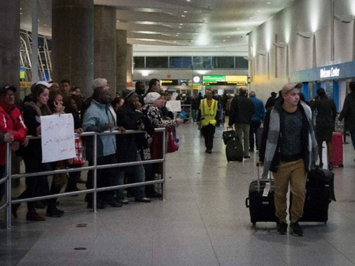 Compañías aéreas autorizan viajes a EEUU tras bloqueo del decreto Trump