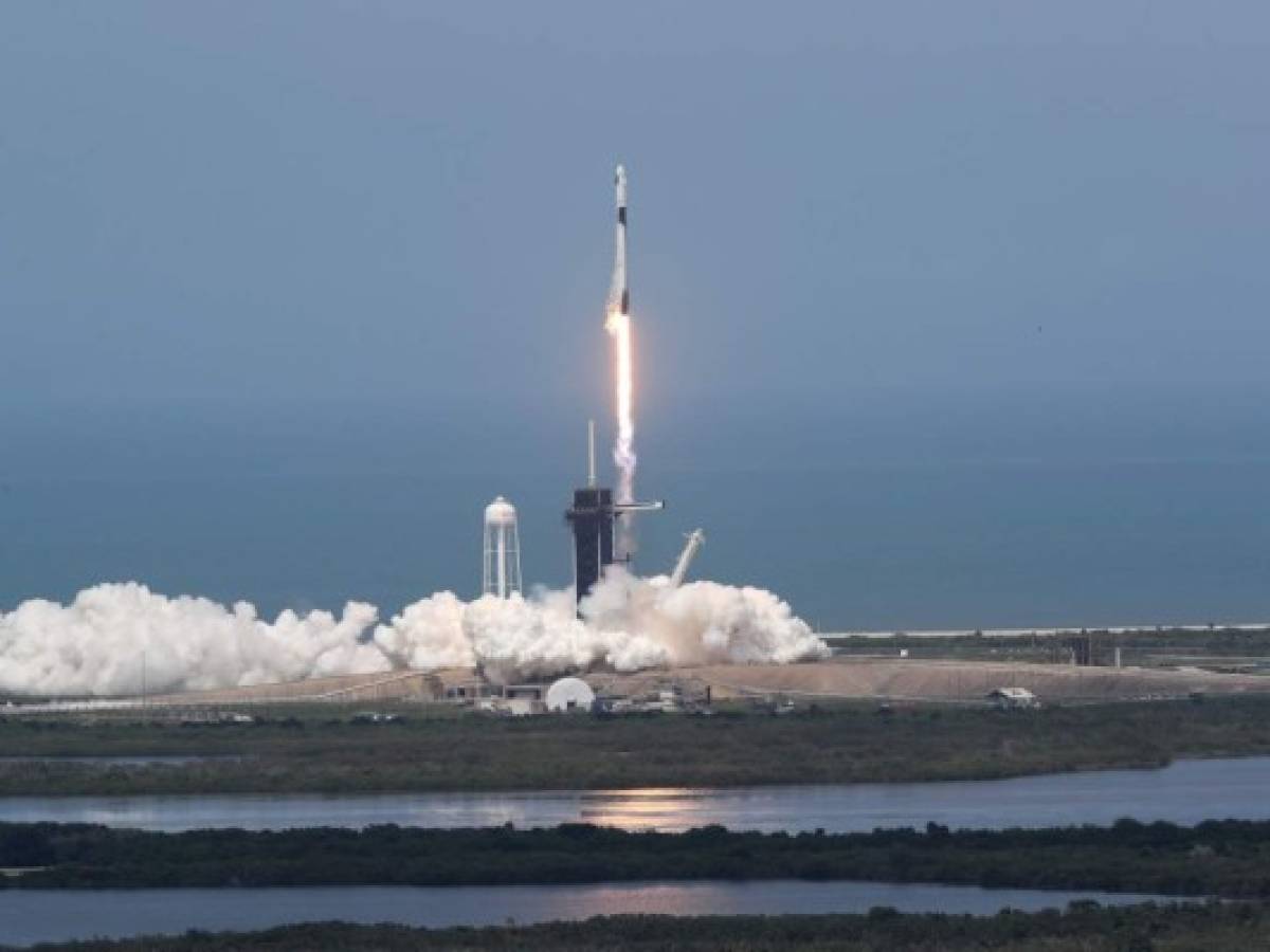 SpaceX prevé enviar a cuatro astronautas a la Estación Espacial Internacional el sábado