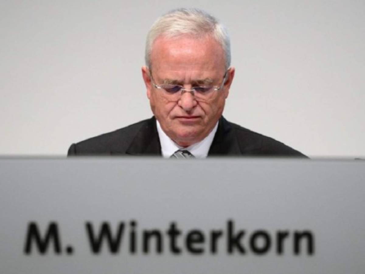 Dimite presidente de Volkswagen por escándalo de fraude