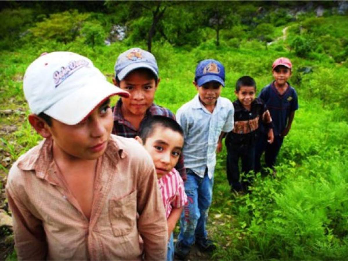 Cómo mejorando la educación en Centroamérica se puede aliviar la crisis migratoria en EEUU
