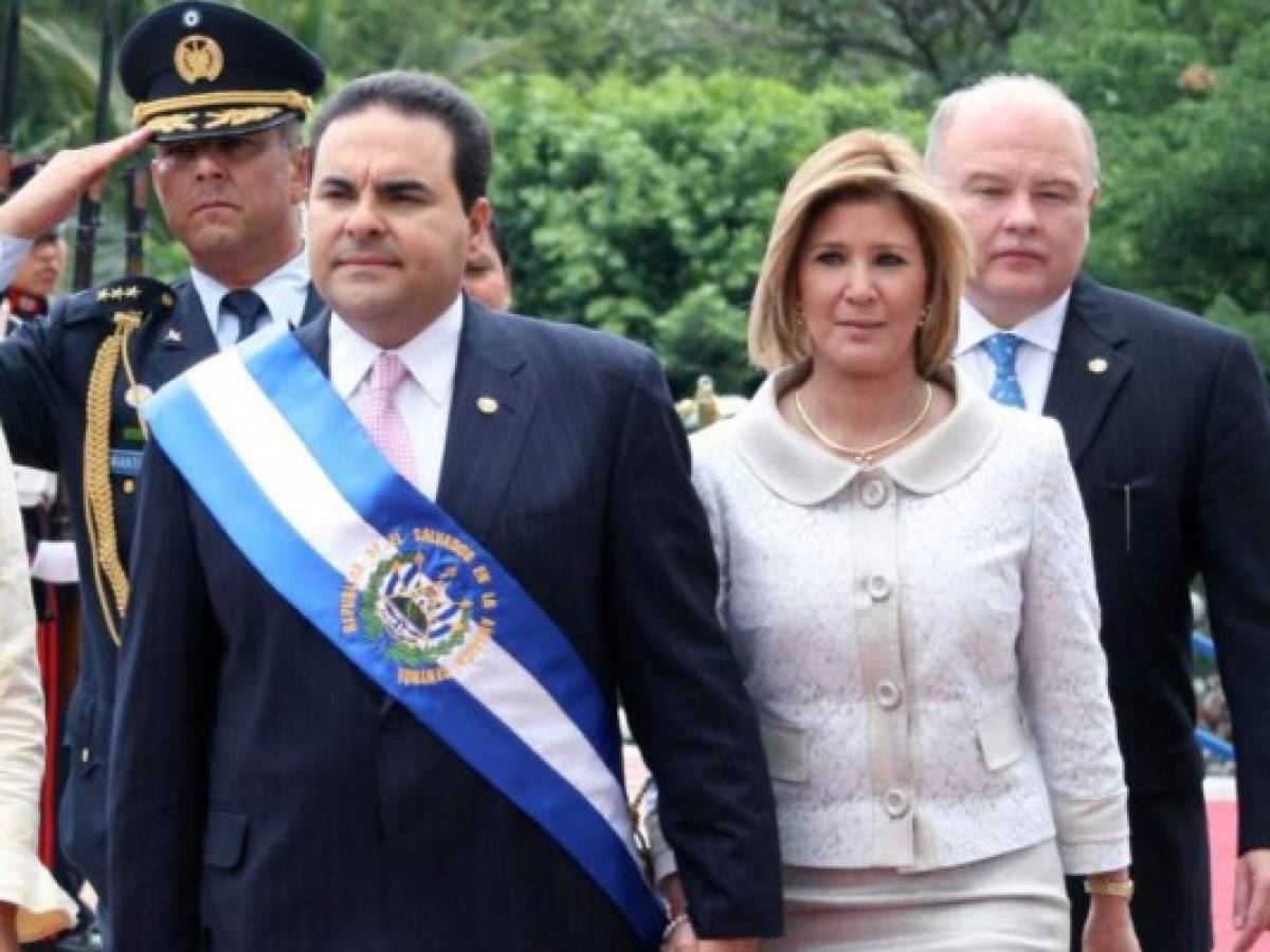 El Salvador: fiscalía pide revocar libertad de exprimera dama