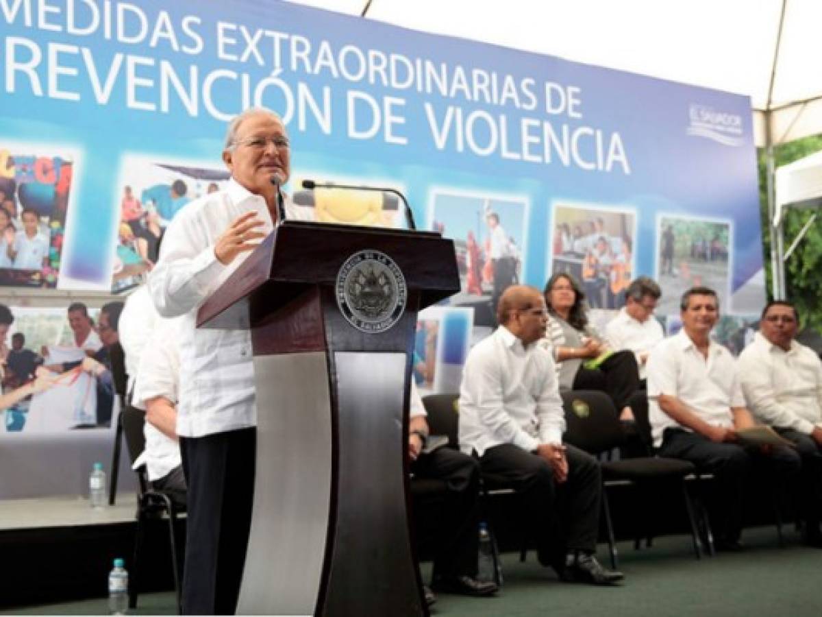 El Salvador prepara plan de subsidios para 'ninis'