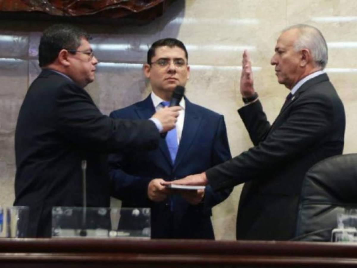 Oficialismo asume control del Congreso en Honduras en medio de protestas