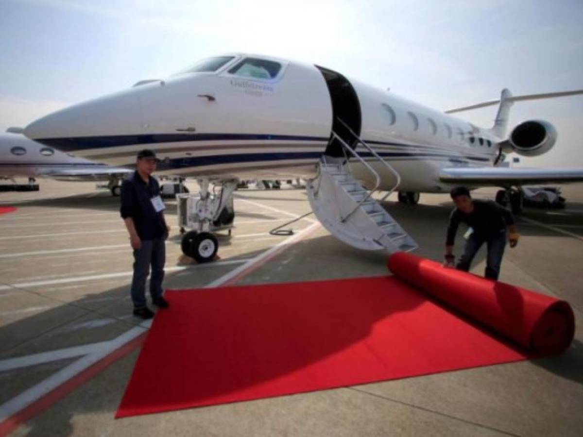 El Gulfstream G650ER de Elon Musk fue noticia después de que Tesla pagase US$700.000 para costear los gastos de transporte tras recorrer 200.000 kilómetros en un año. El Gulfstream G650ER de Elon Musk fue noticia después de que Tesla pagase US$700.000 para costear los gastos de transporte tras recorrer 200.000 kilómetros en un año.