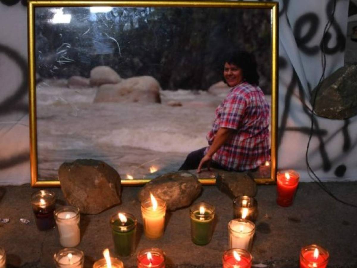 Hija de la activista Berta Cáceres recibe Premio Derechos Humanos en España