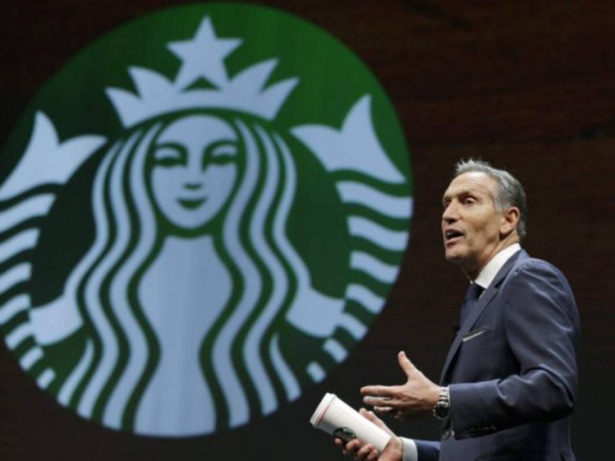 ExCEO de Starbucks desiste de competir por la Casa Blanca en 2020