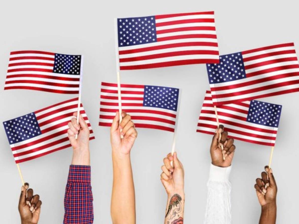 Más estadounidenses están renunciando a su ciudadanía y la tendencia promete batir un récord