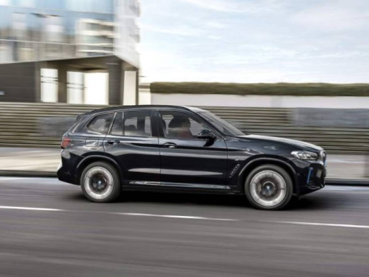 BMW iX3