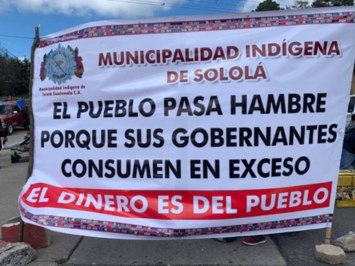 Indígenas exigen con manifestación renuncia de presidente guatemalteco