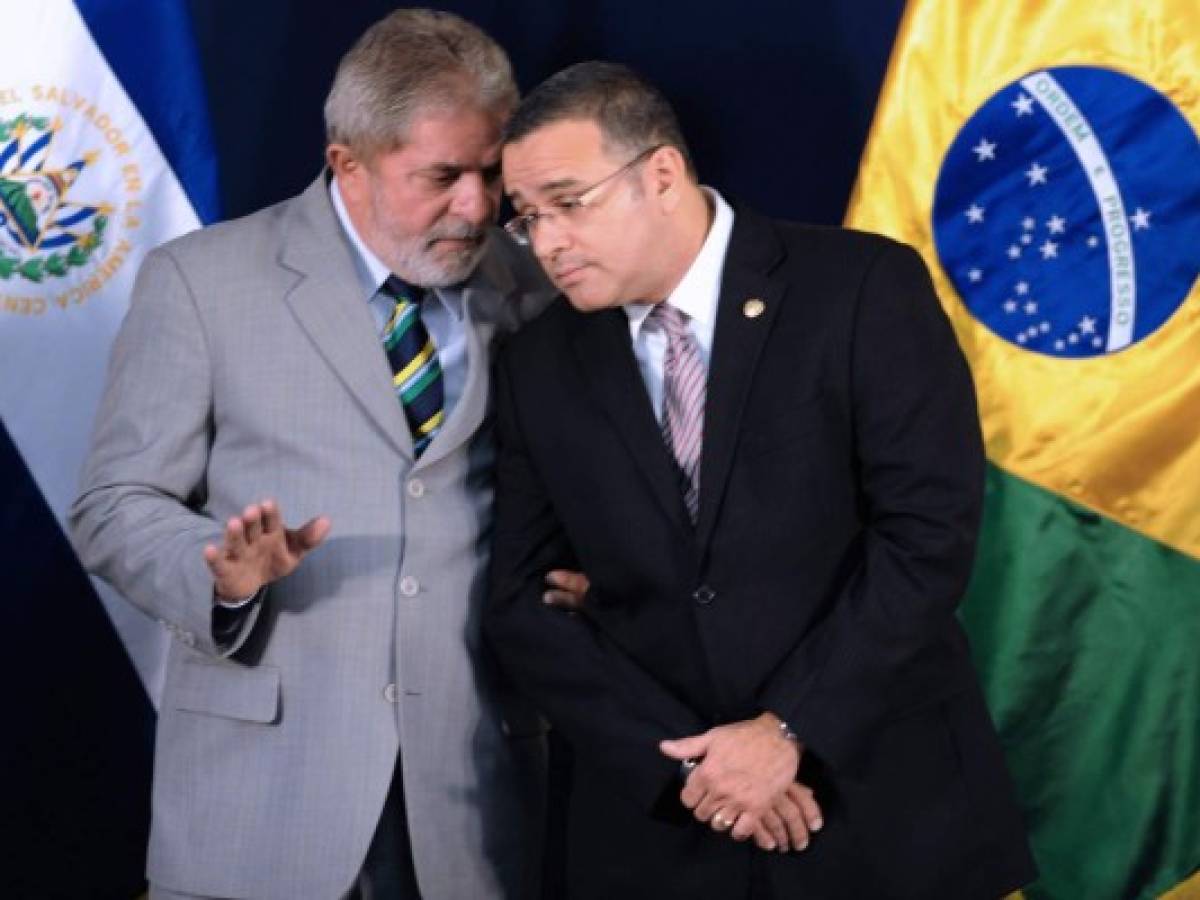 “Hubo un tiempo que fue hemoso…”. Hoy Lula podría terminar preso si su ex ministro de Finanzas y gestionador de sobornos, Antonio Paolocci, se acoge a la ley del arrepentido. Funes, asilado, aún esquiva a la Justicia.