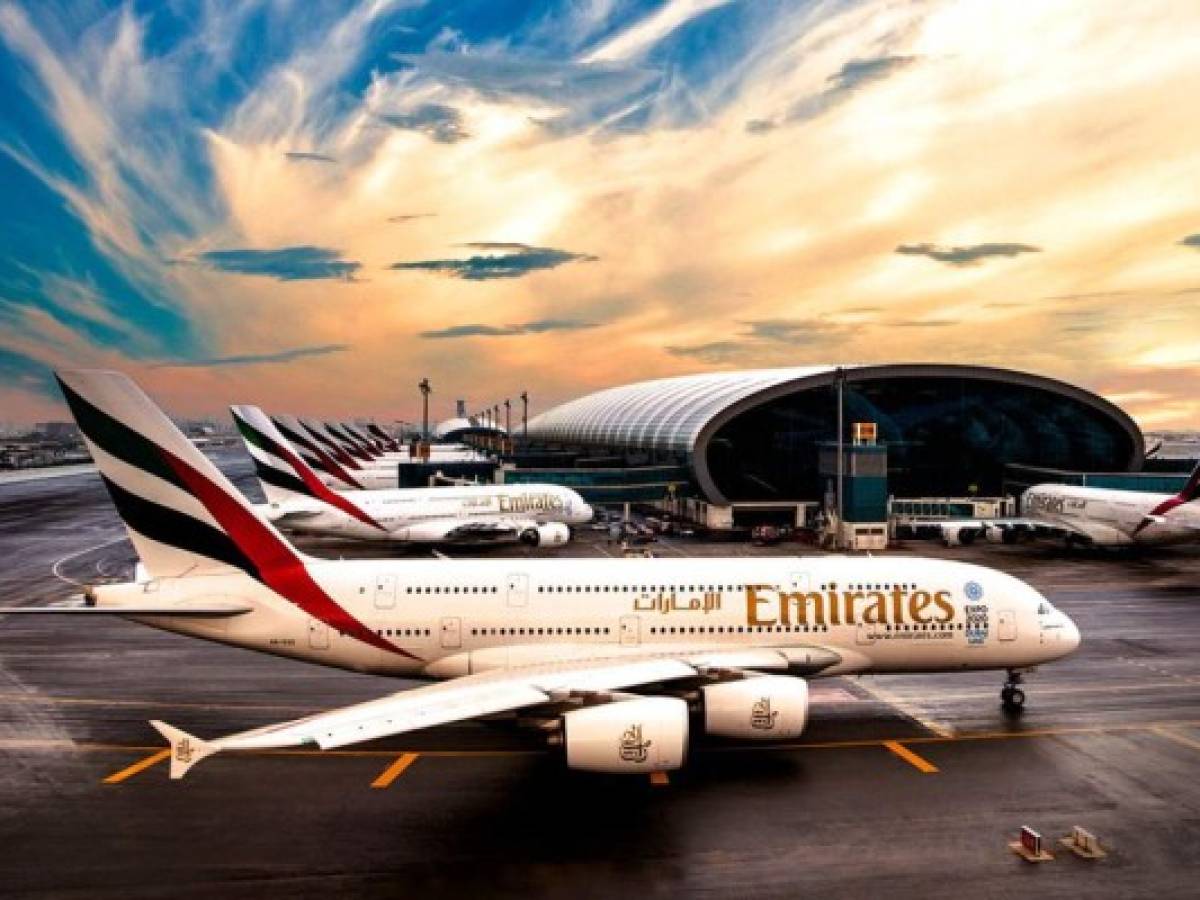 El beneficio semestral de Emirates cae 86% por precio del petróleo
