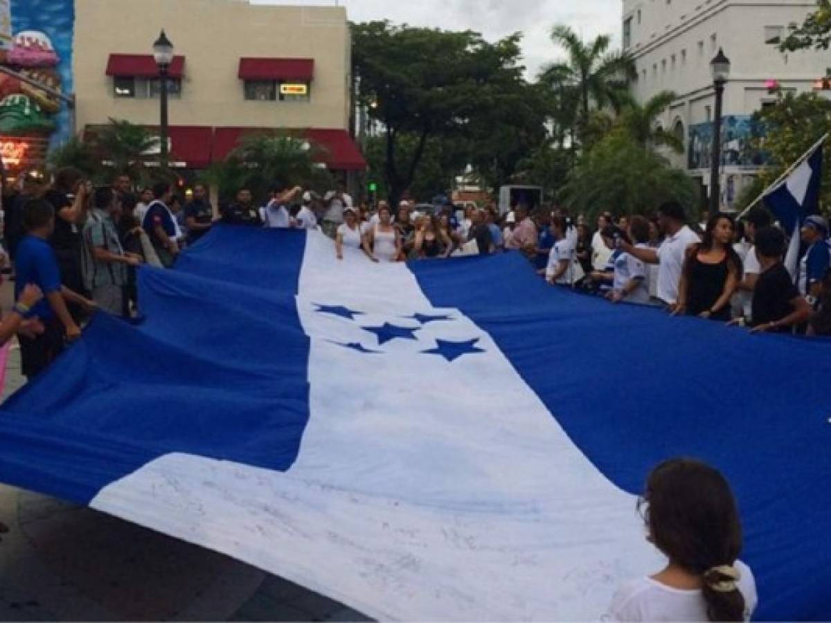 Hondureños en Barcelona y Bogotá se suman a marcha de indignados