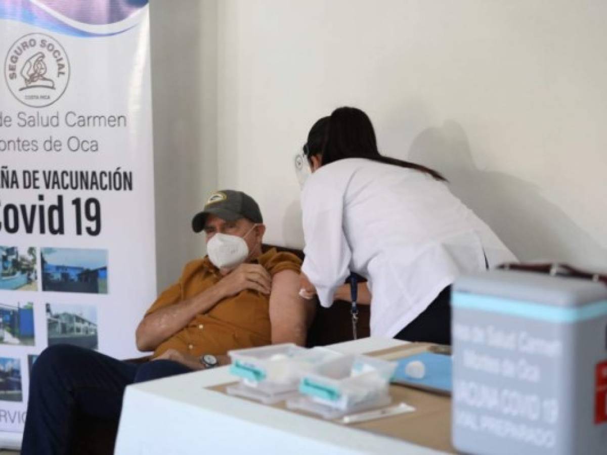 Los primeros vacunados contra covid-19 en Costa Rica