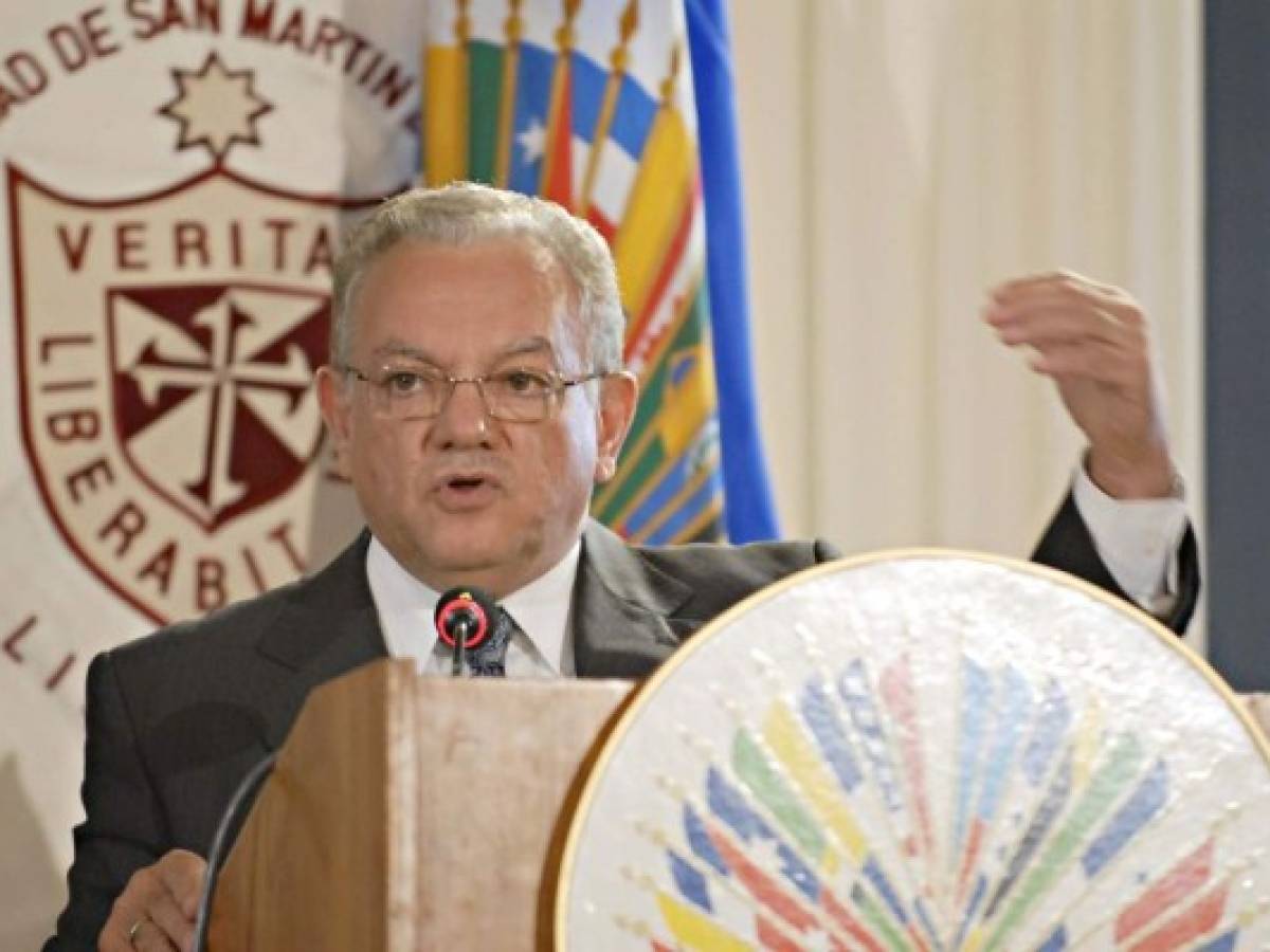 Guatemalteco Eduardo Stein se retira de carrera por presidencia de OEA