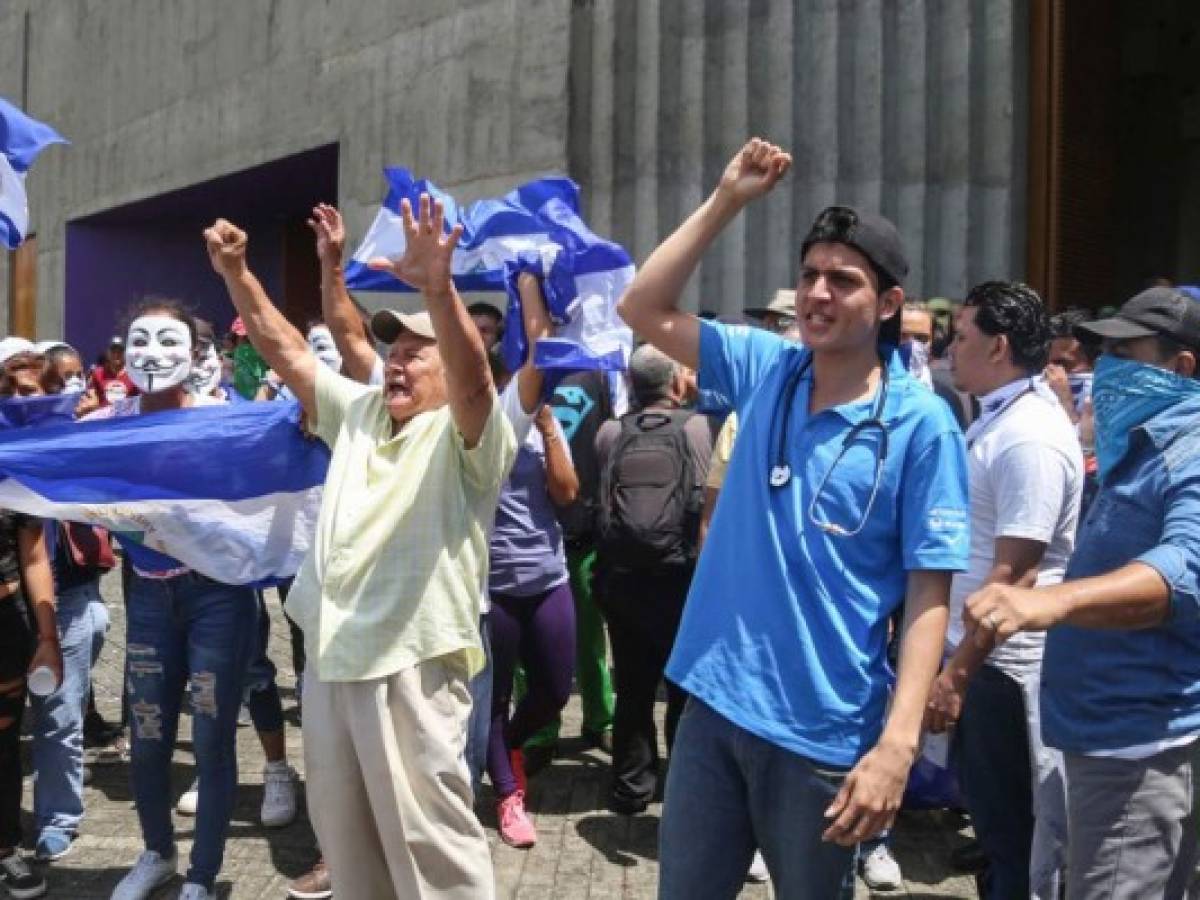 Nicaragua: Policía y manifestantes se enfrentan tras misa por opositores excarcelados