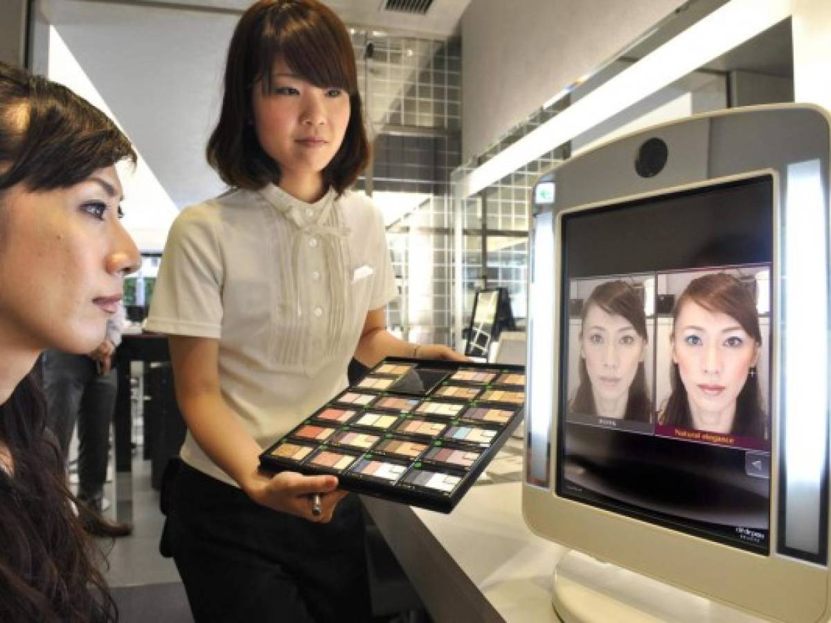 Robots aumentan un 50% la producción en fábrica japonesa Shiseido