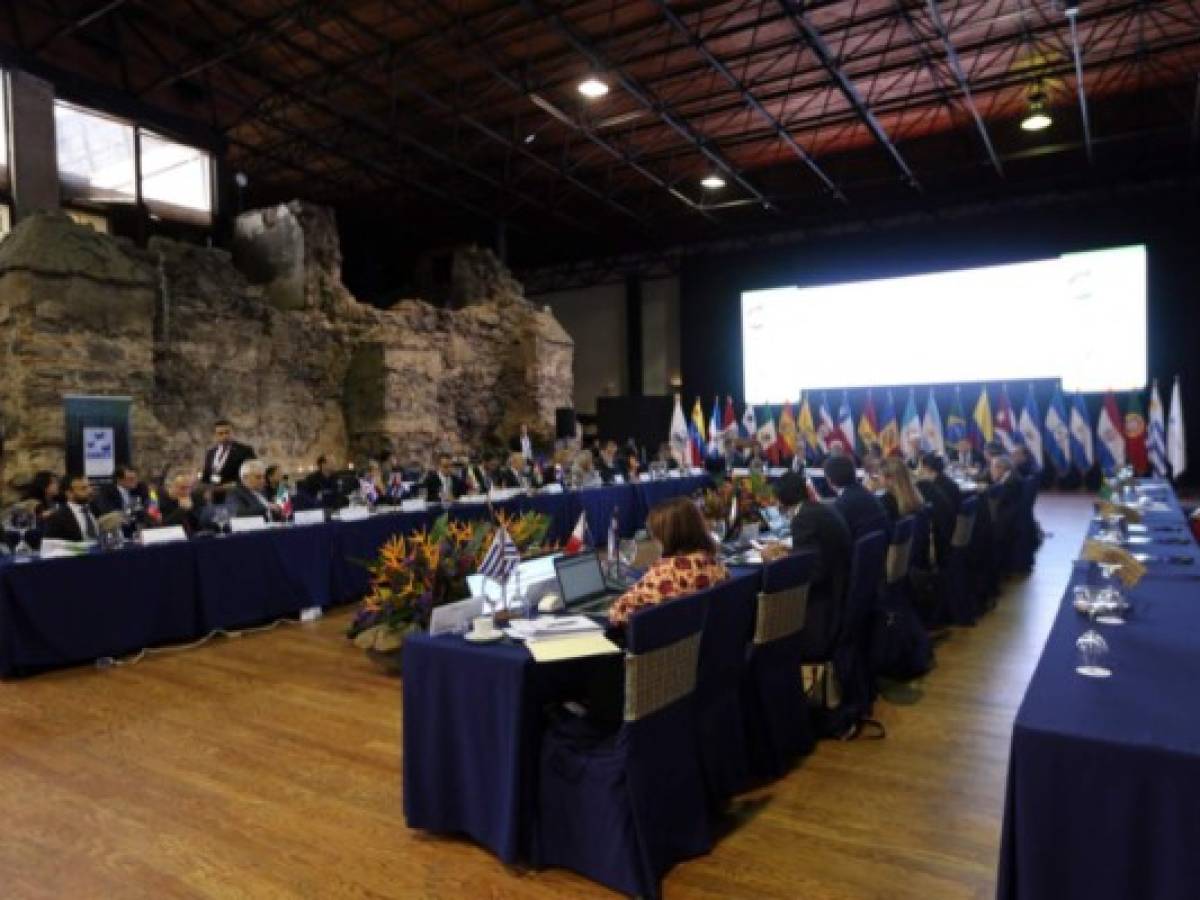Cumbre Iberoamérica: La región habla de desarrollo a la sombra de una crisis migratoria