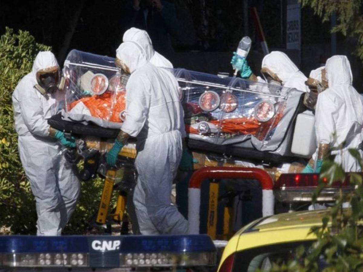 Países comienzan a cerrarse ante riesgo ébola