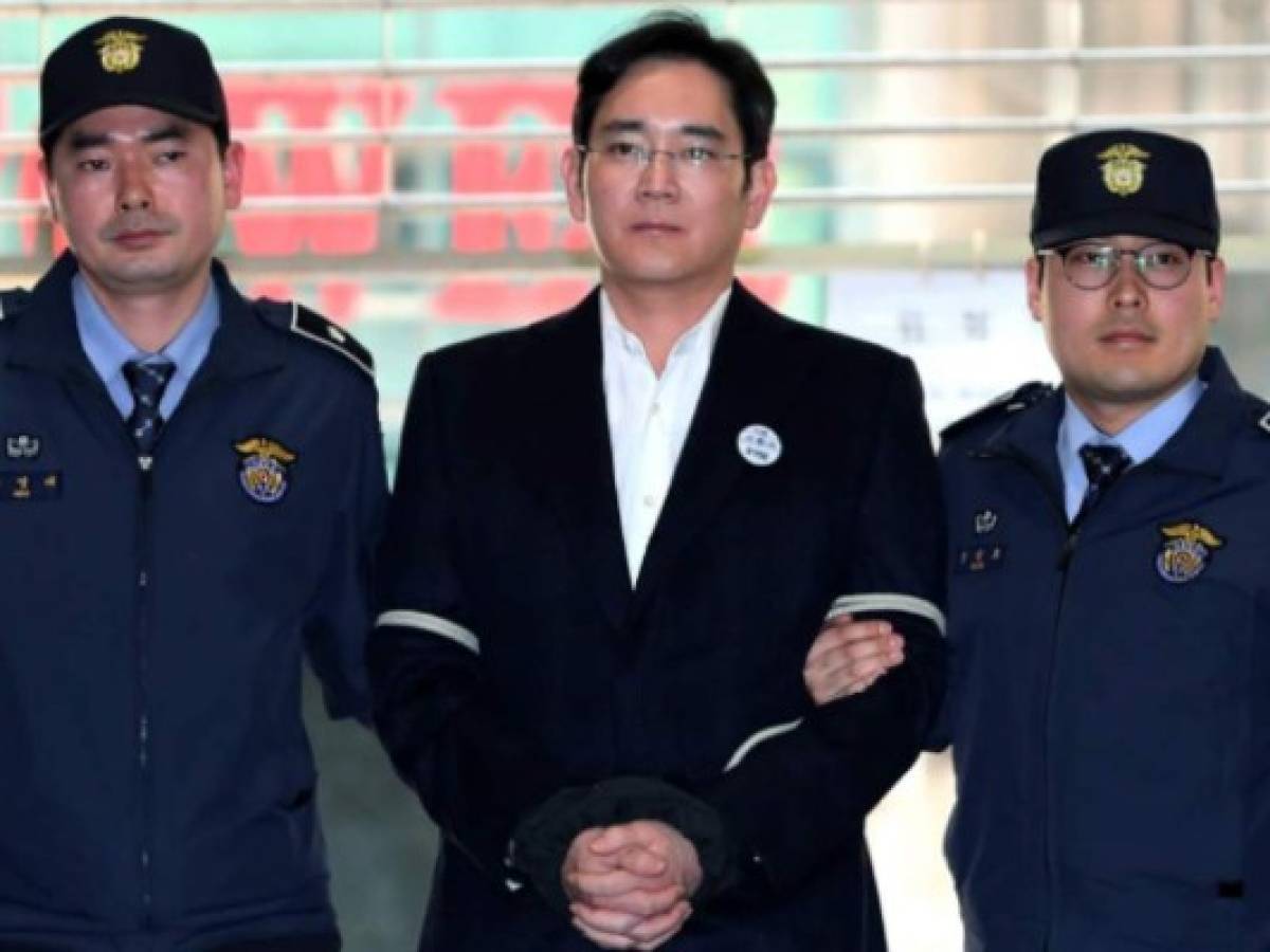 Corea del Sur: Tribunal deja en libertad al heredero de Samsung