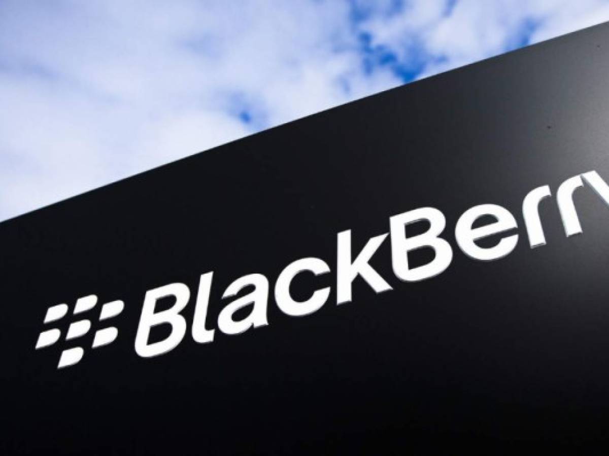 Las acciones de BlackBerry suben por pacto con Microsoft