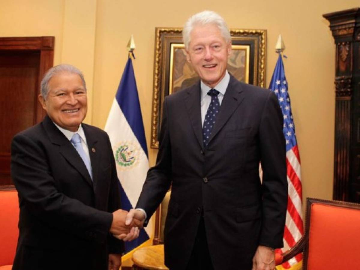 Bill Clinton en El Salvador para apoyar a agricultores