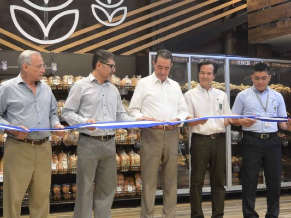 El Salvador: Grupo Calleja abre la tienda número 100 de Súper Selectos
