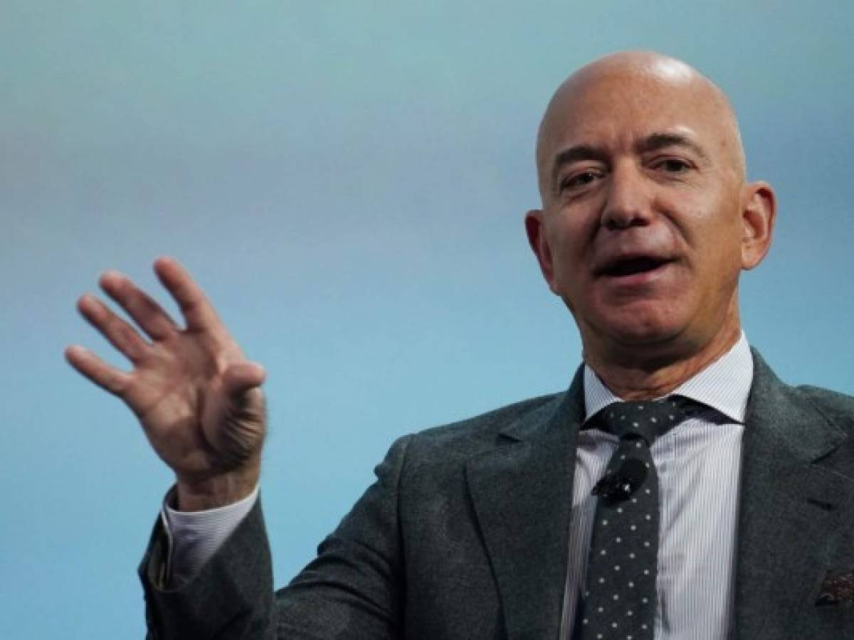 Jeff Bezos respalda incremento de impuesto a empresas en EEUU