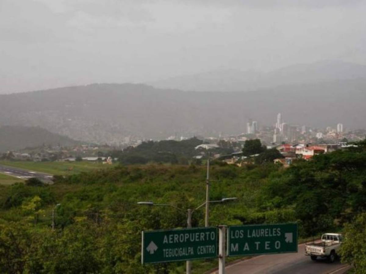 Esta semana el cielo de ciudades como Tegucigalpa se han tornado grises por la presencia de la nube de polvo.