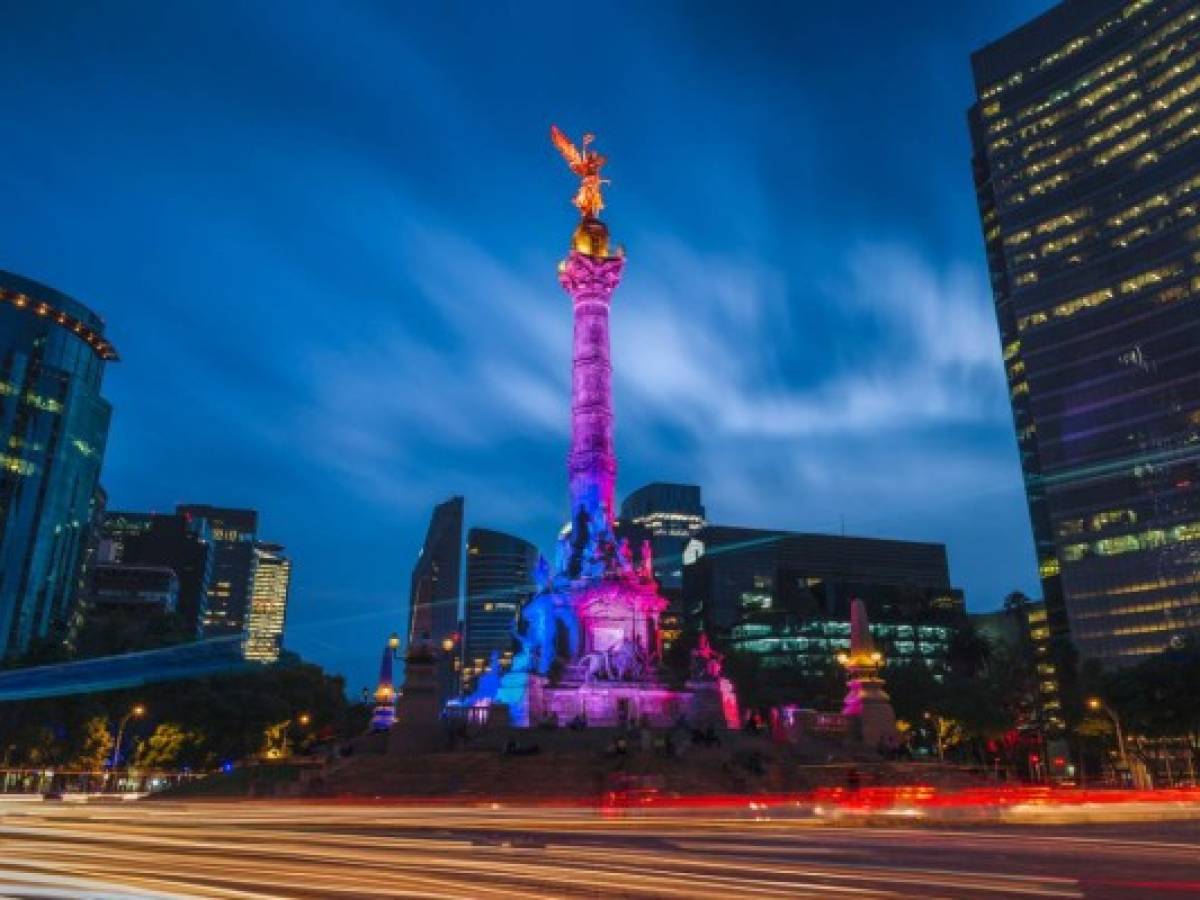 Las razones por las que Ciudad de México reduce al mínimo la alerta por covid-19
