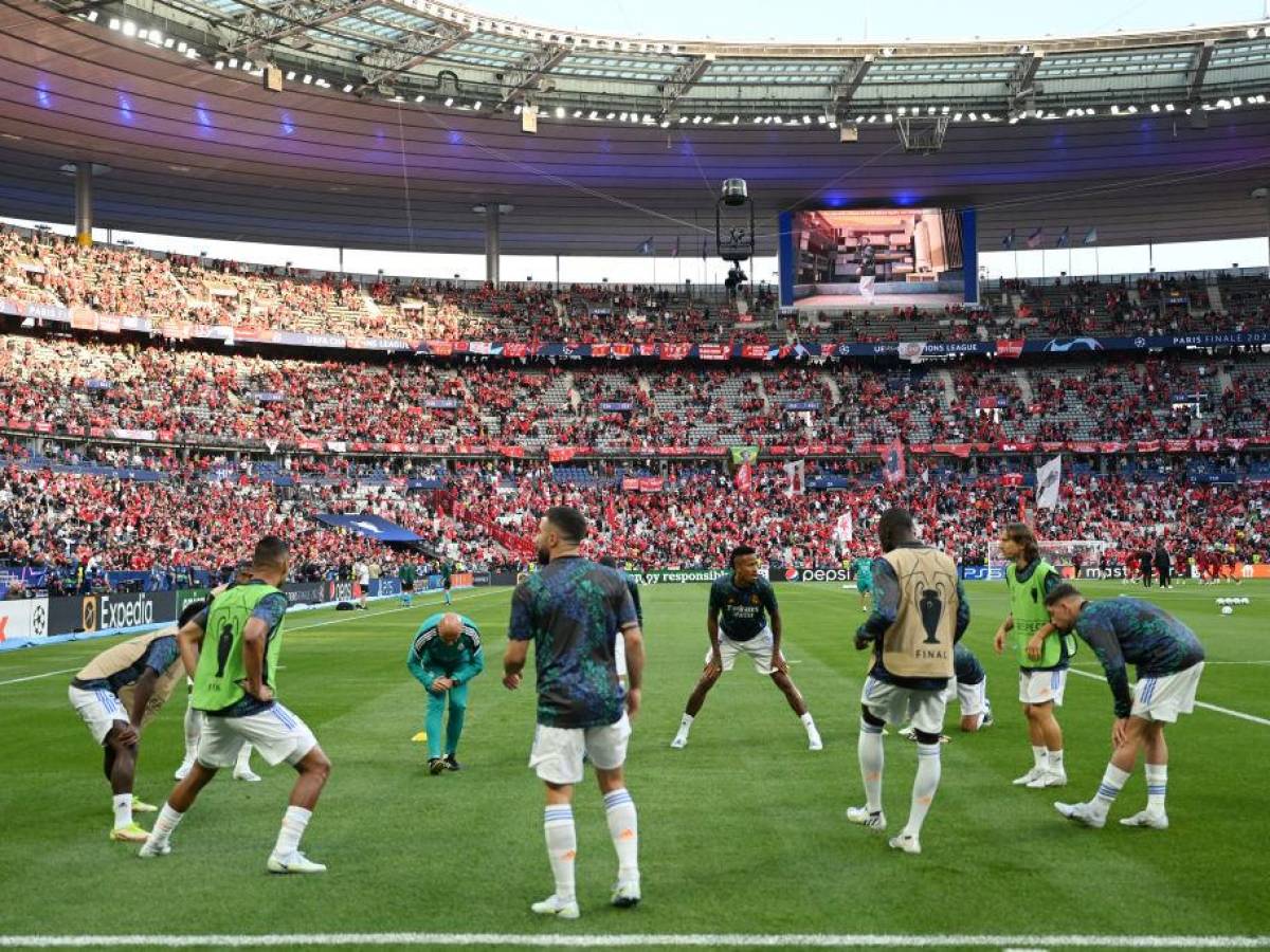 Final de la Champions League se retrasa por desorganización y vandalismo