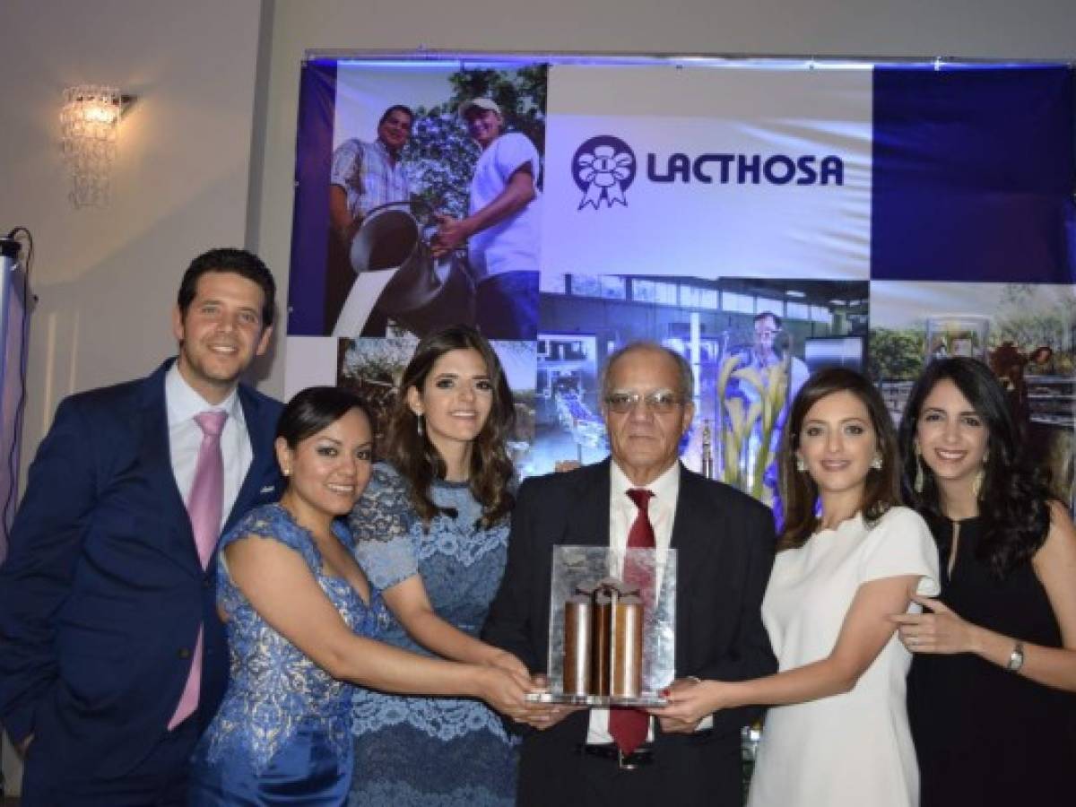 Honduras: Lacthosa recibe Premio Orquídea Empresarial