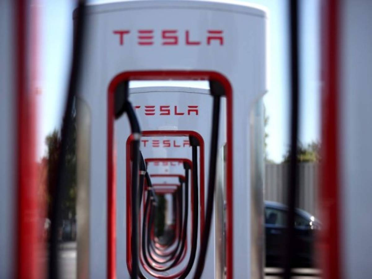 Tesla, la compañía de Elon Musk, se aleja de la prensa