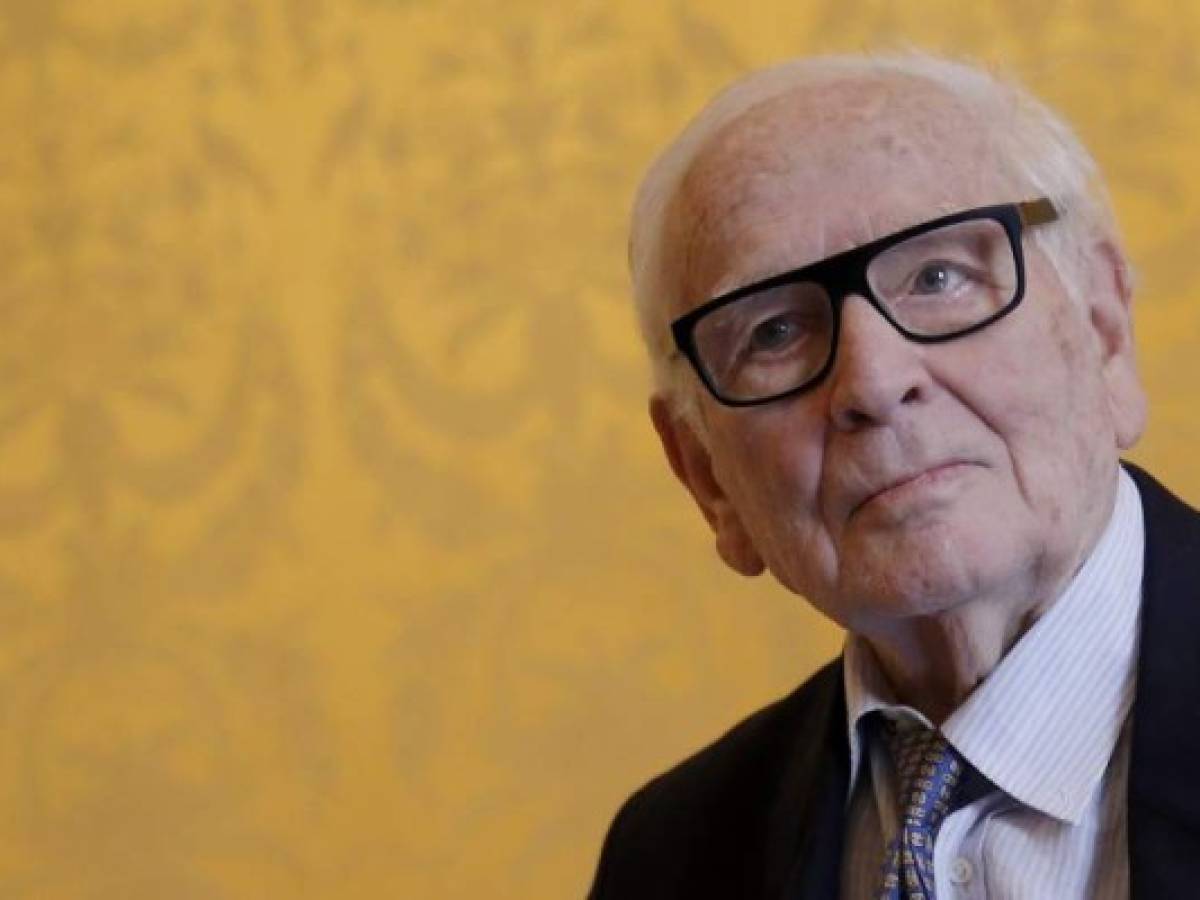 (FILES) In this file photo taken on June 3, 2016 French designer Pierre Cardin poses before a press conference to present the musical 'Dorian Gray' that will be shown at 'La Fenice' theatre in Venice. (Photo by MARCO BERTORELLO / AFP)