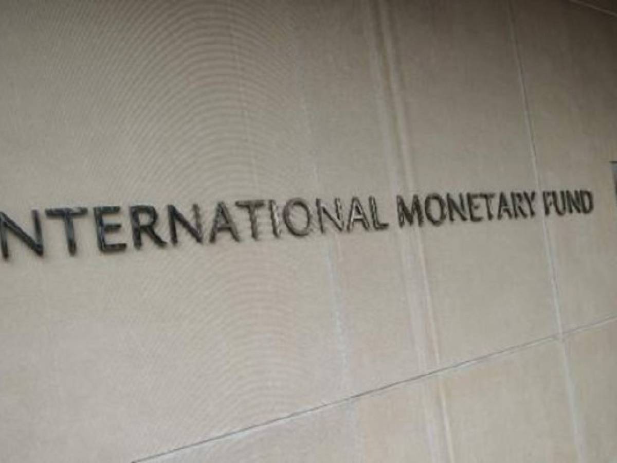 FMI recorta previsión de crecimiento de EE.UU.