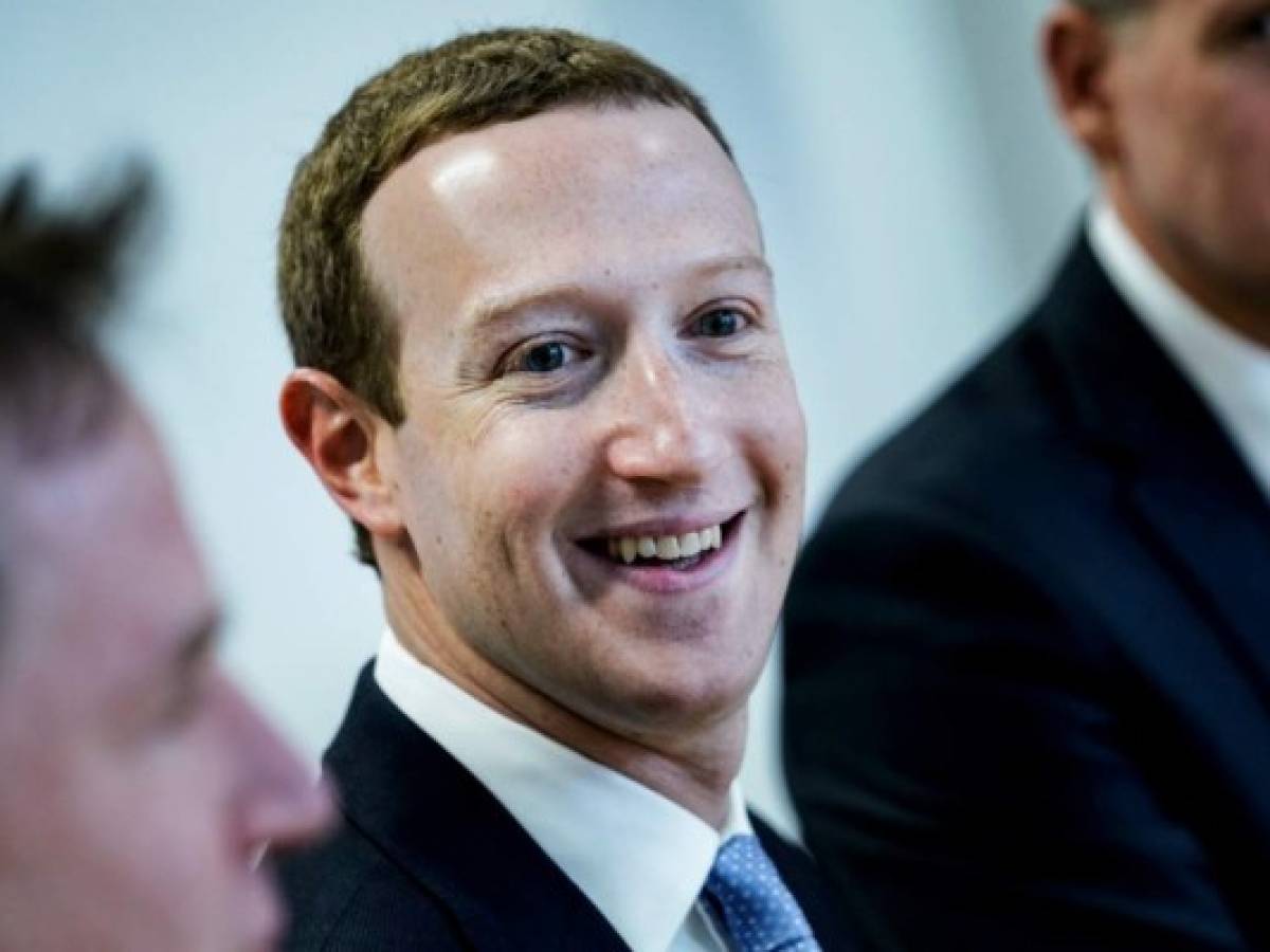 Mark Zuckerberg a reunión con activistas que promueven boicot a Facebook