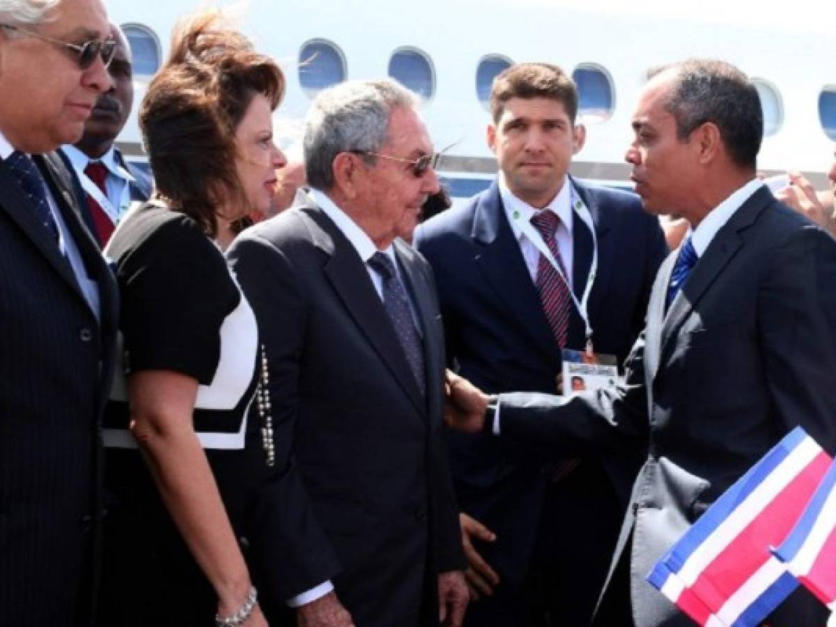 Raúl Castro llega a Costa Rica para Cumbre de CELAC
