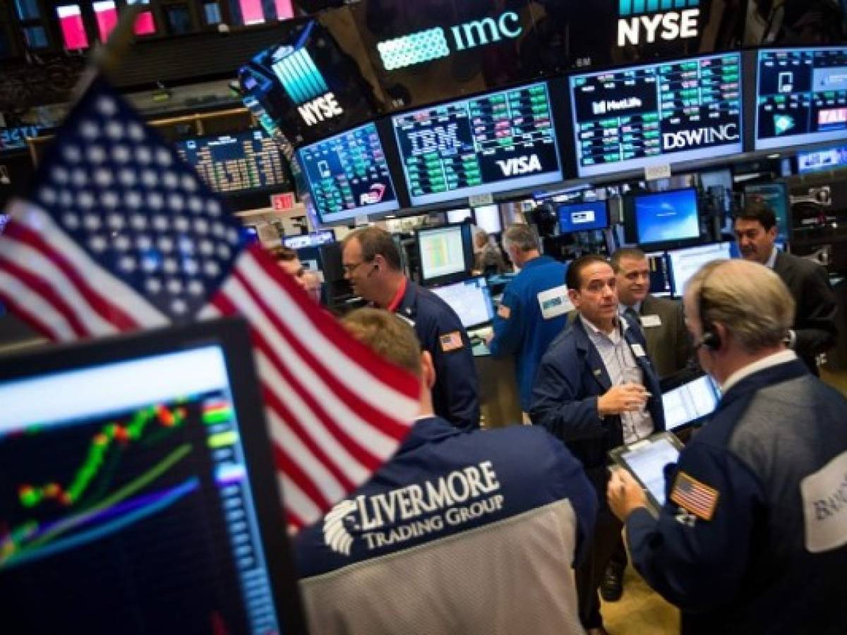 Wall Street sigue en picada, a la espera de la Fed