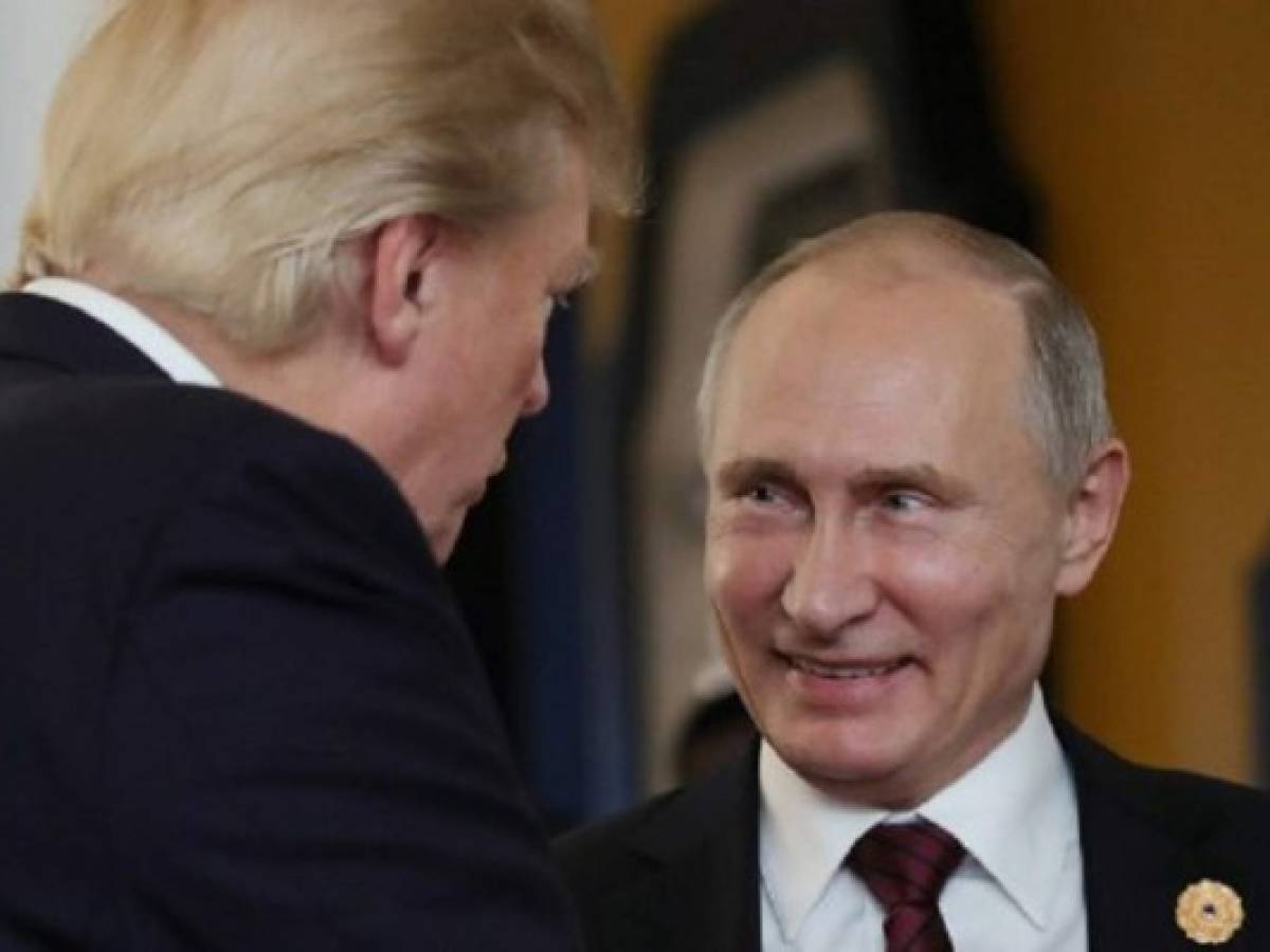 Putin asegura a Trump que 'no se entrometió' en las elecciones de EEUU